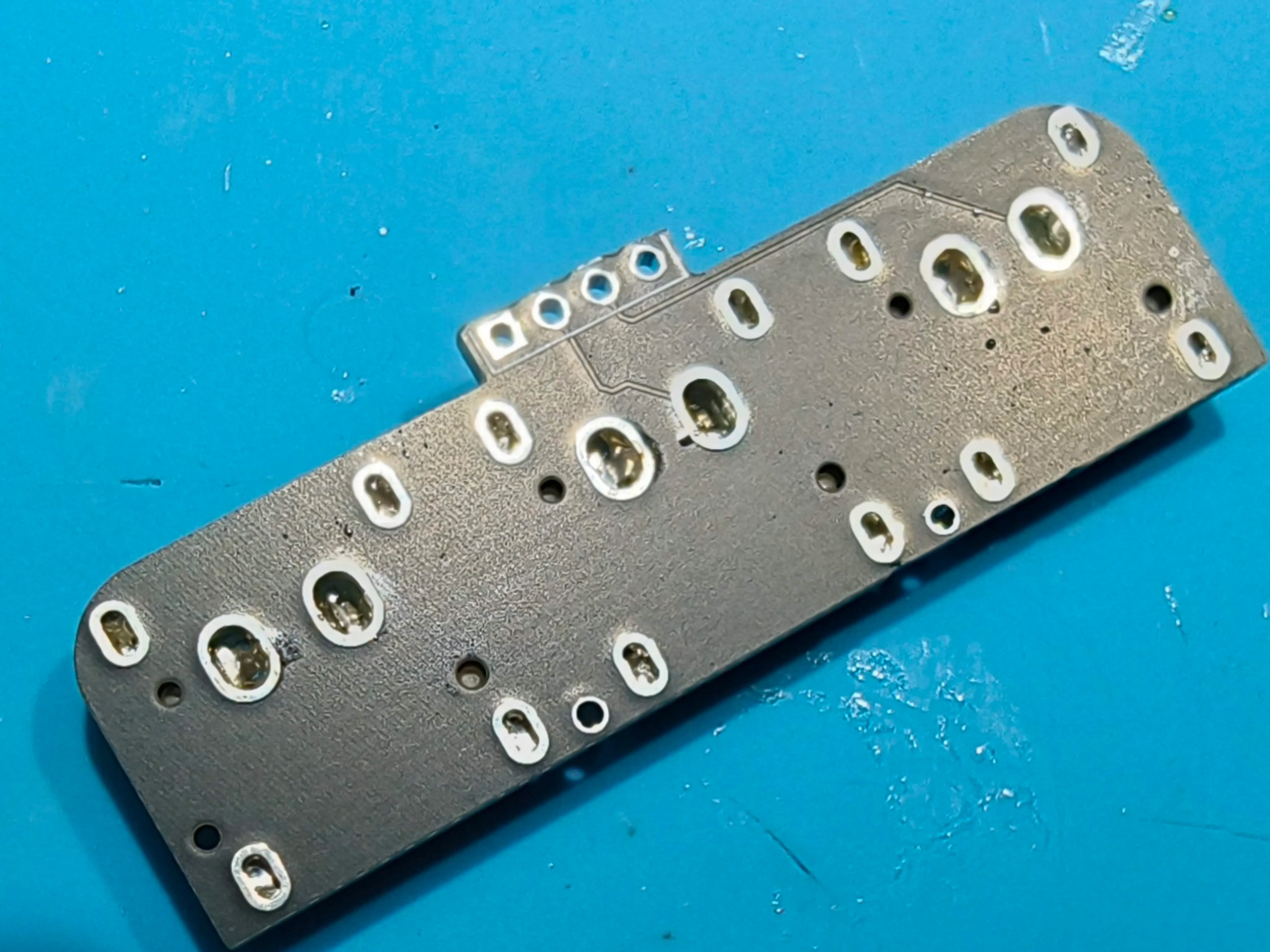 3ããŒPCBèé¢äžå€®ã®ULPããŒã¹ã€ããããããã¯ãã ä»ã